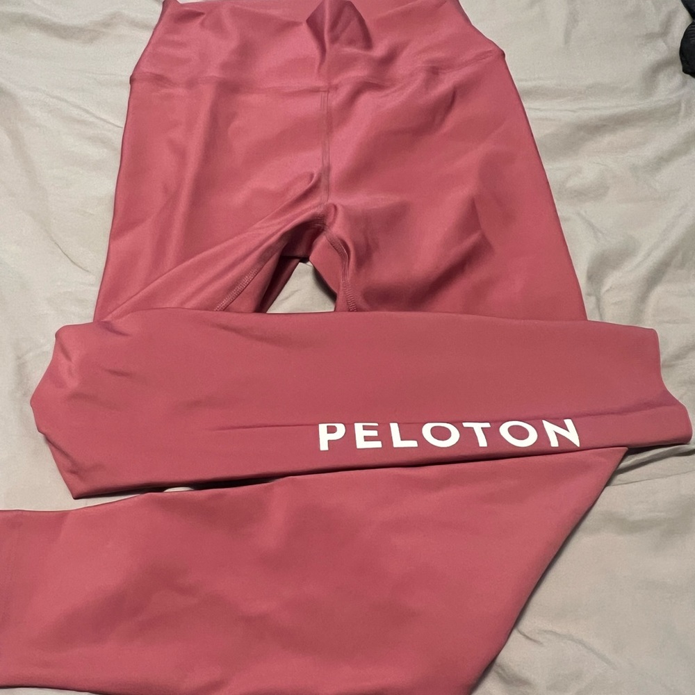 New Peloton Solid Flex Legging
